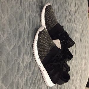 Women’s Adidas sneakers